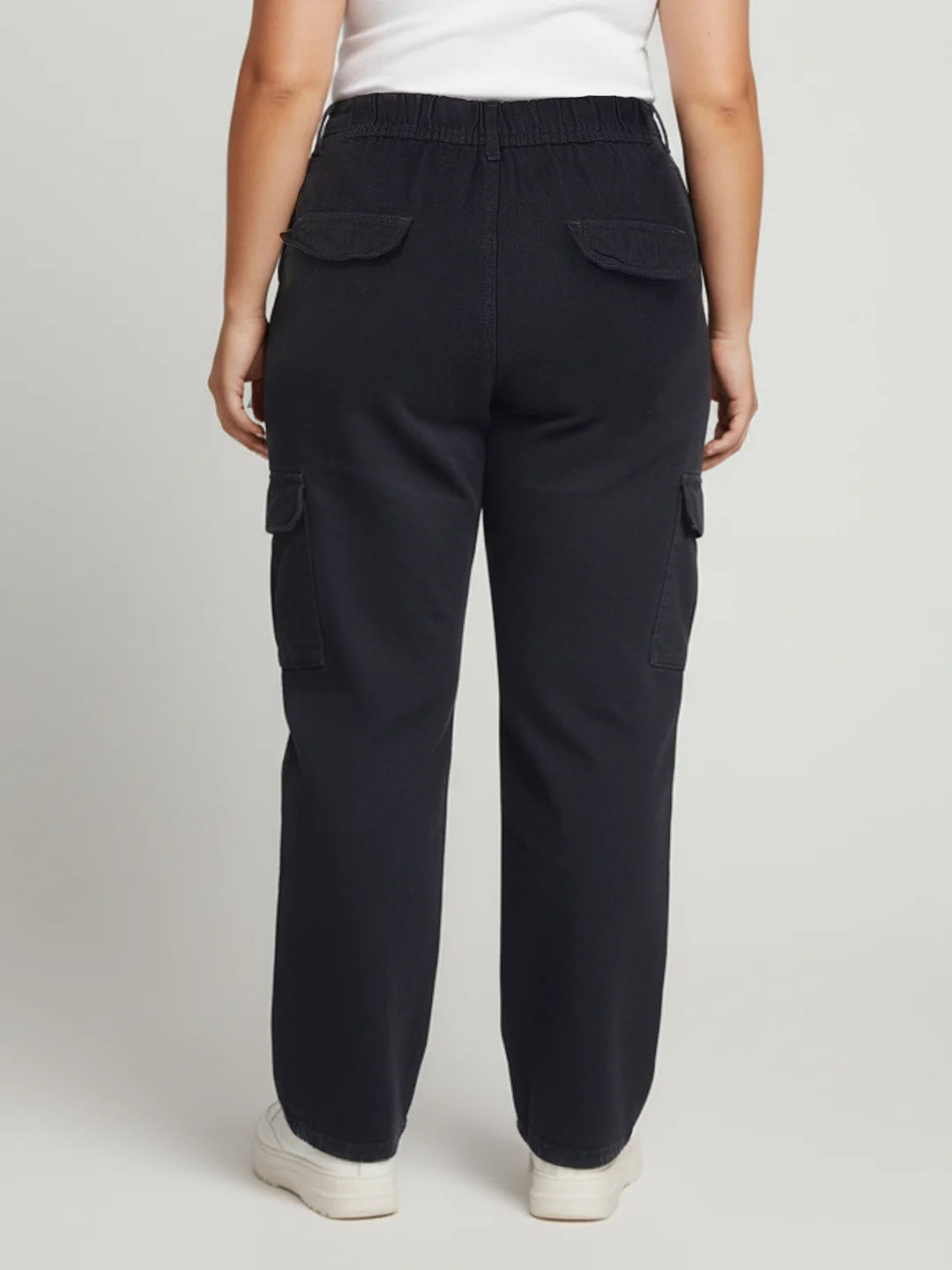 Kraus Kurve Women Black Mid-Rise Cargo - Image 3