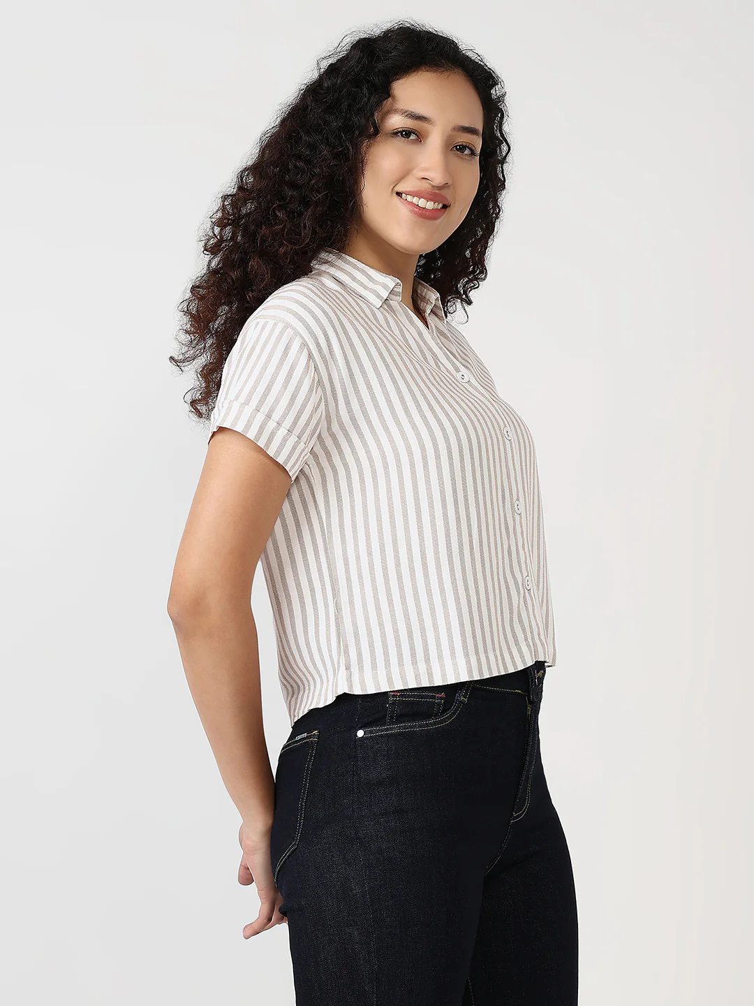Women Beige/White Slim Crop Shirt - Image 5