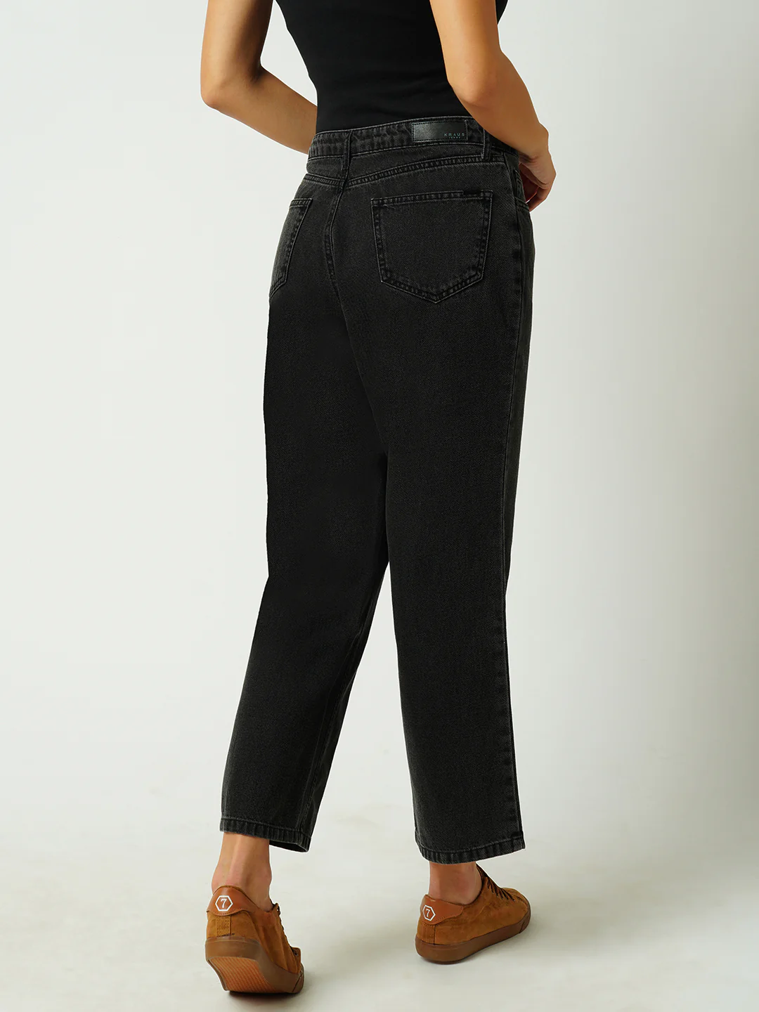 Women Black High-Rise Loose Straight Jeans - Image 3