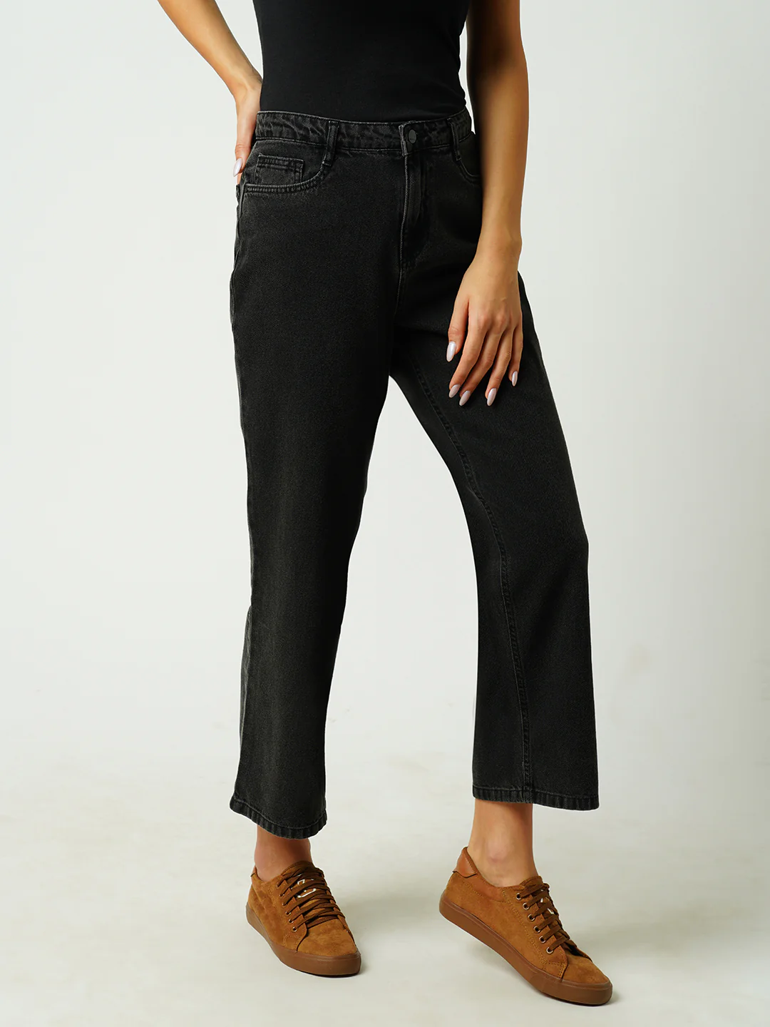 Women Black High-Rise Loose Straight Jeans - Image 6