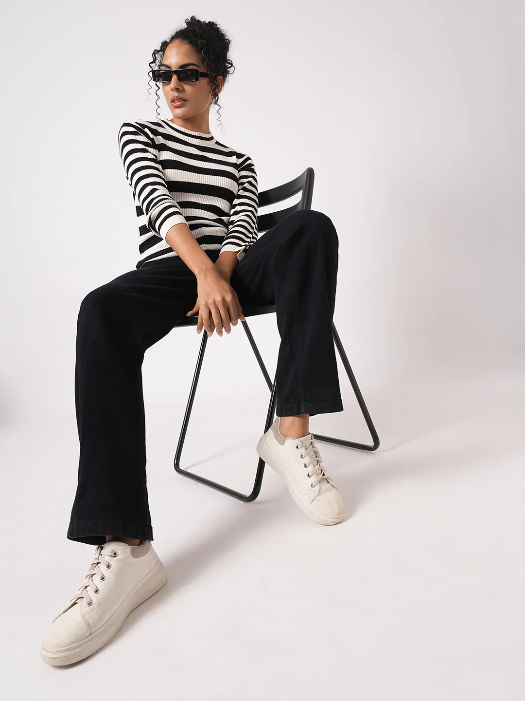 Women Black High-Rise Loose Straight Jeans