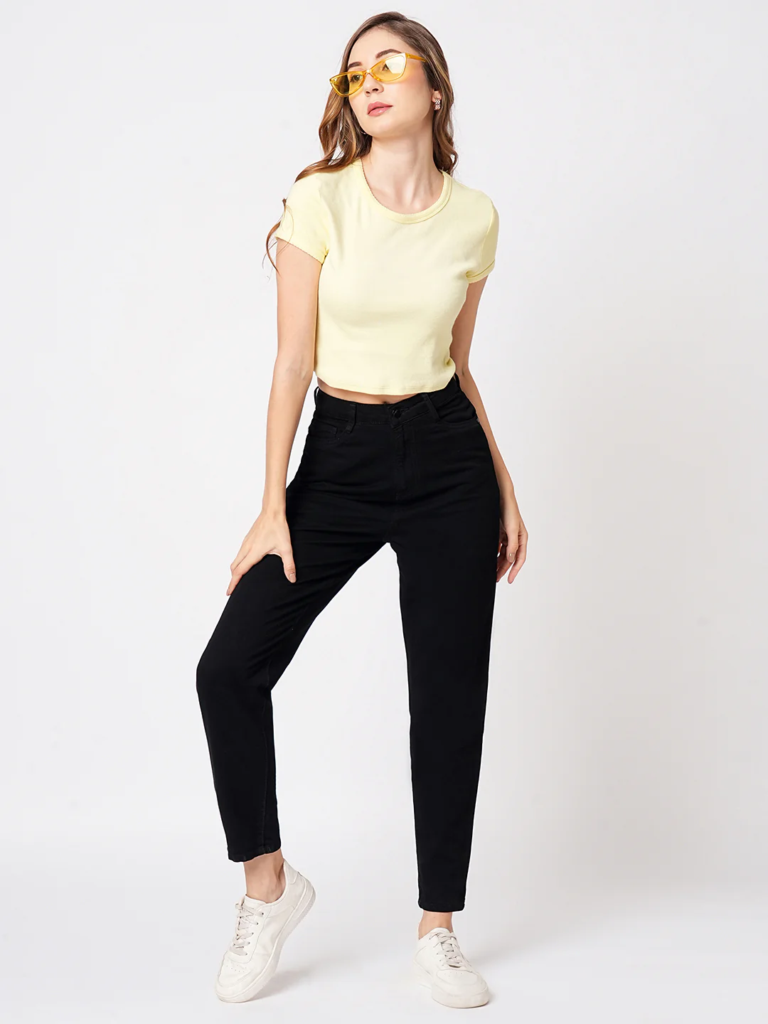 Women Black High-Rise Mom Fit Jeans - Image 4