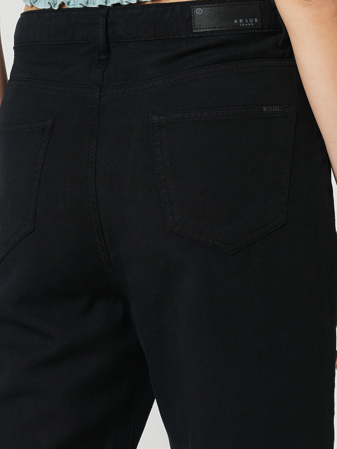 Women Black High-Rise Mom Fit Jeans - Image 5