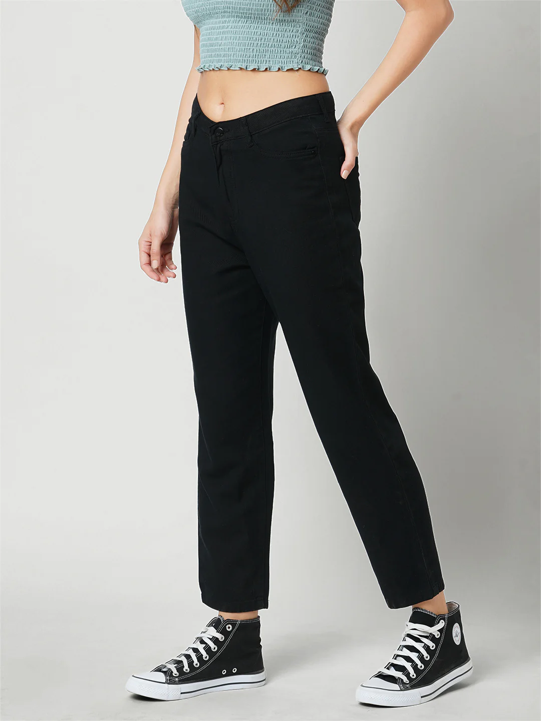 Women Black High-Rise Mom Fit Jeans - Image 6