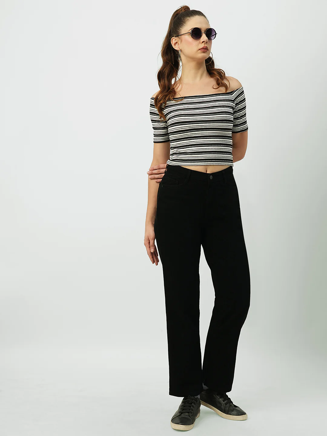 Women Black High-Rise Relaxed Straight Fit Jeans - Image 4