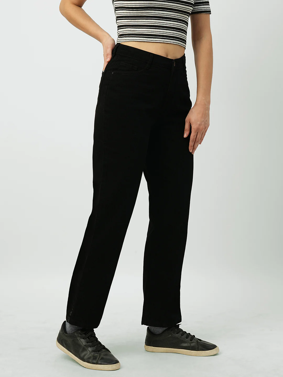 Women Black High-Rise Relaxed Straight Fit Jeans - Image 7