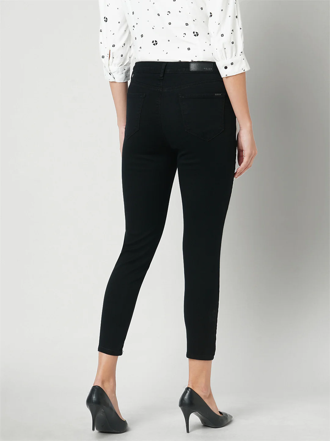 Women Black High-Rise Skinny Jeans - Image 3