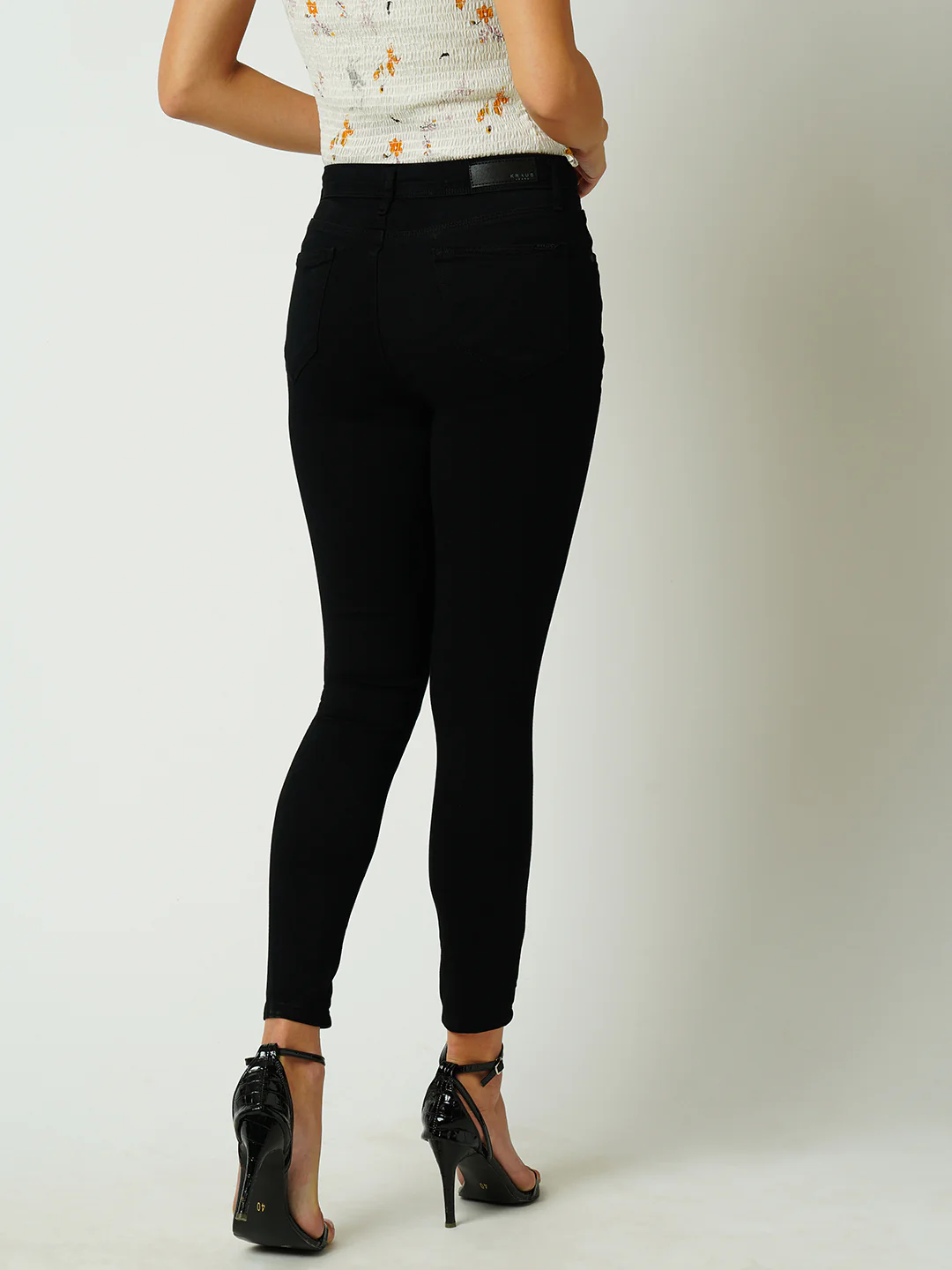Women Black High-Rise Slimming Skinny Jeans - Image 3