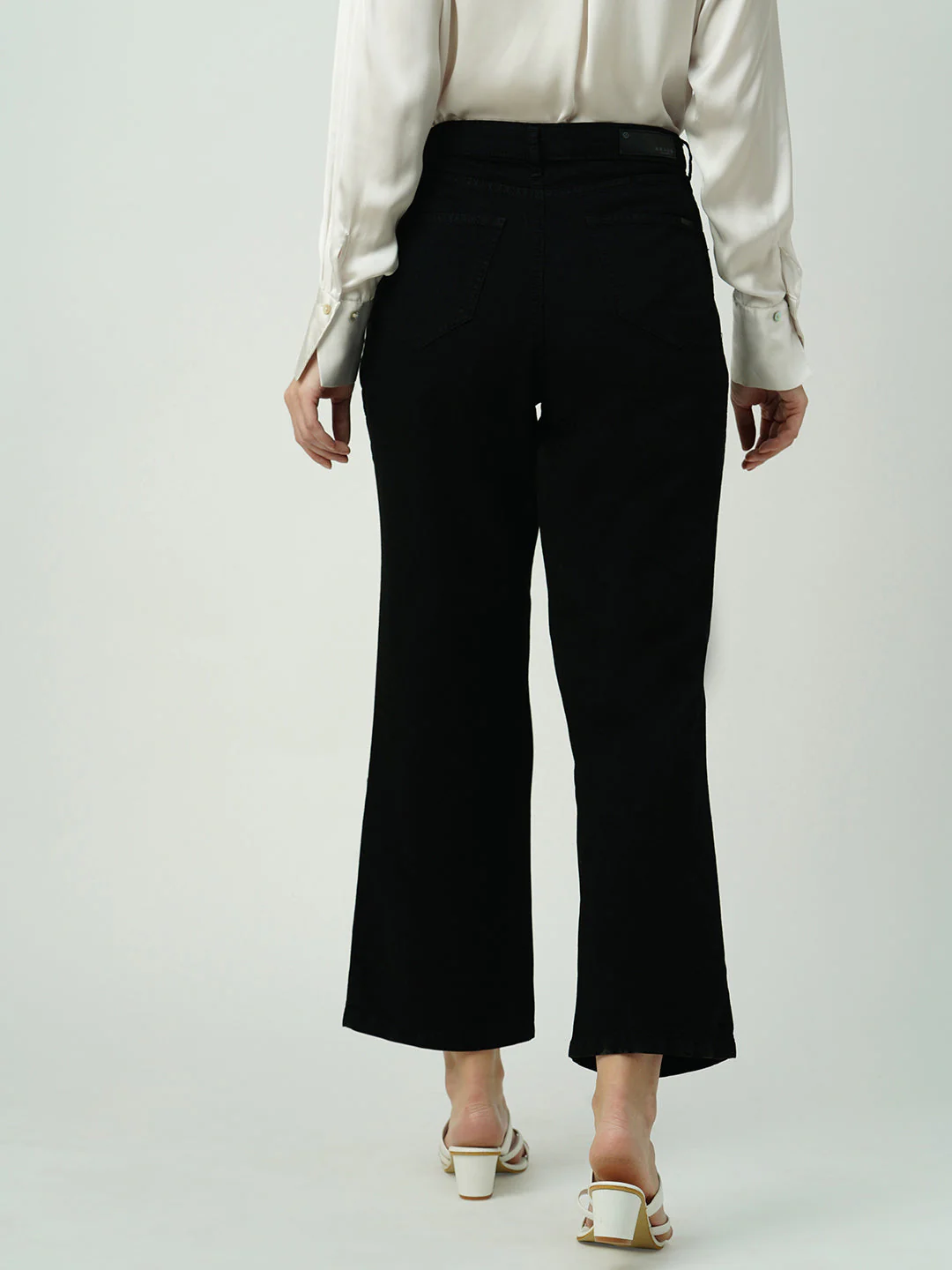 Women Black High-Rise Wide Leg Jeans - Image 3