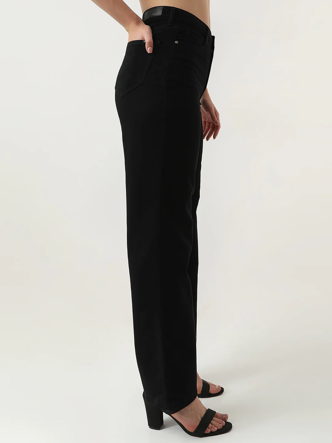 Women Black High-Rise Wide Leg Jeans - Image 5