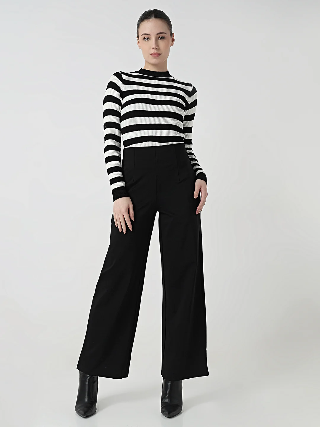 Women Black/Ivory Slim Fit Flat Knit - Image 4