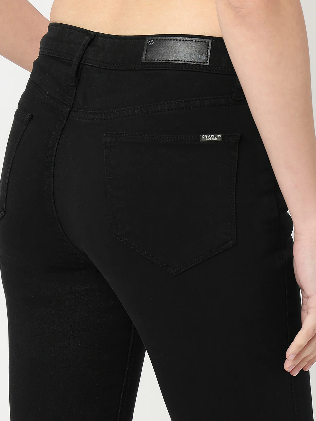 Women Black Mid-Rise Capri - Image 5