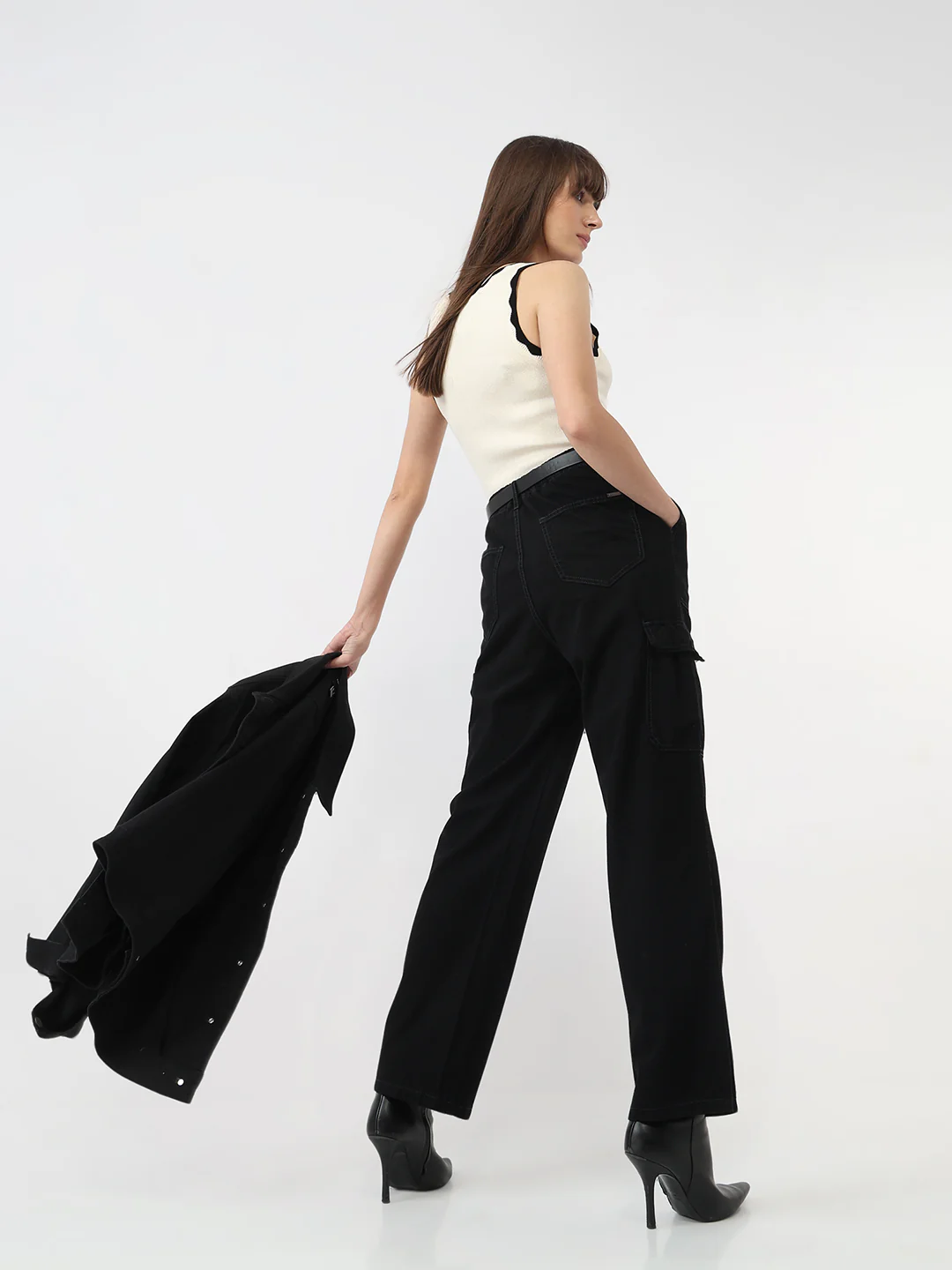 Women Black Mid-Rise Cargo - Image 4