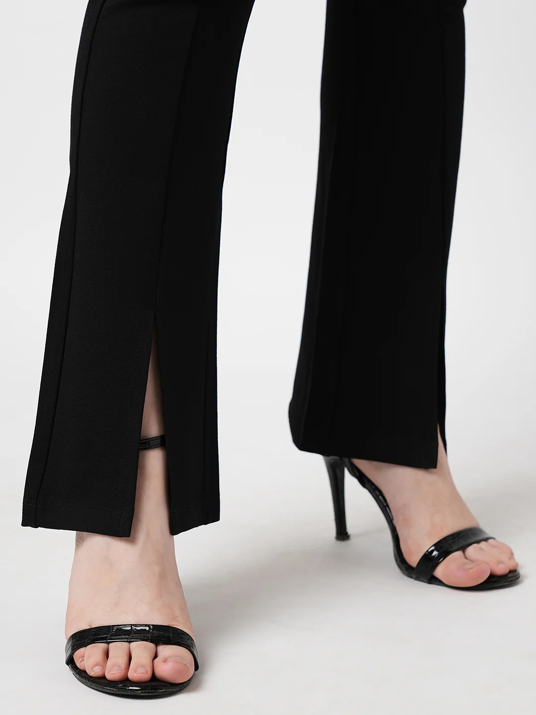 Women Black Mid-Rise Flare Treggings - Image 4