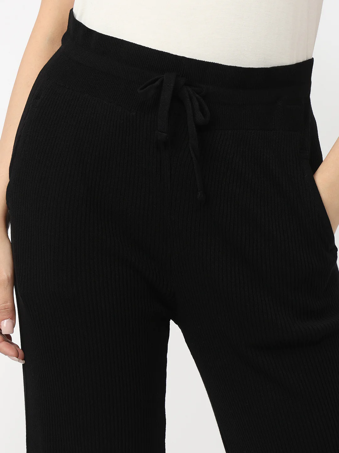 Women Black Mid-Rise Loose Straight Fit Trouser - Image 4