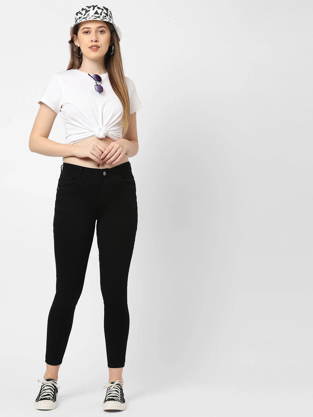 Women Black Mid-Rise Push Up Super Skinny Jeans - Image 4