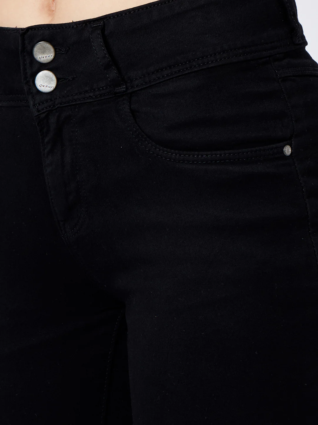 Women Black Mid-Rise Slim Capri - Image 5