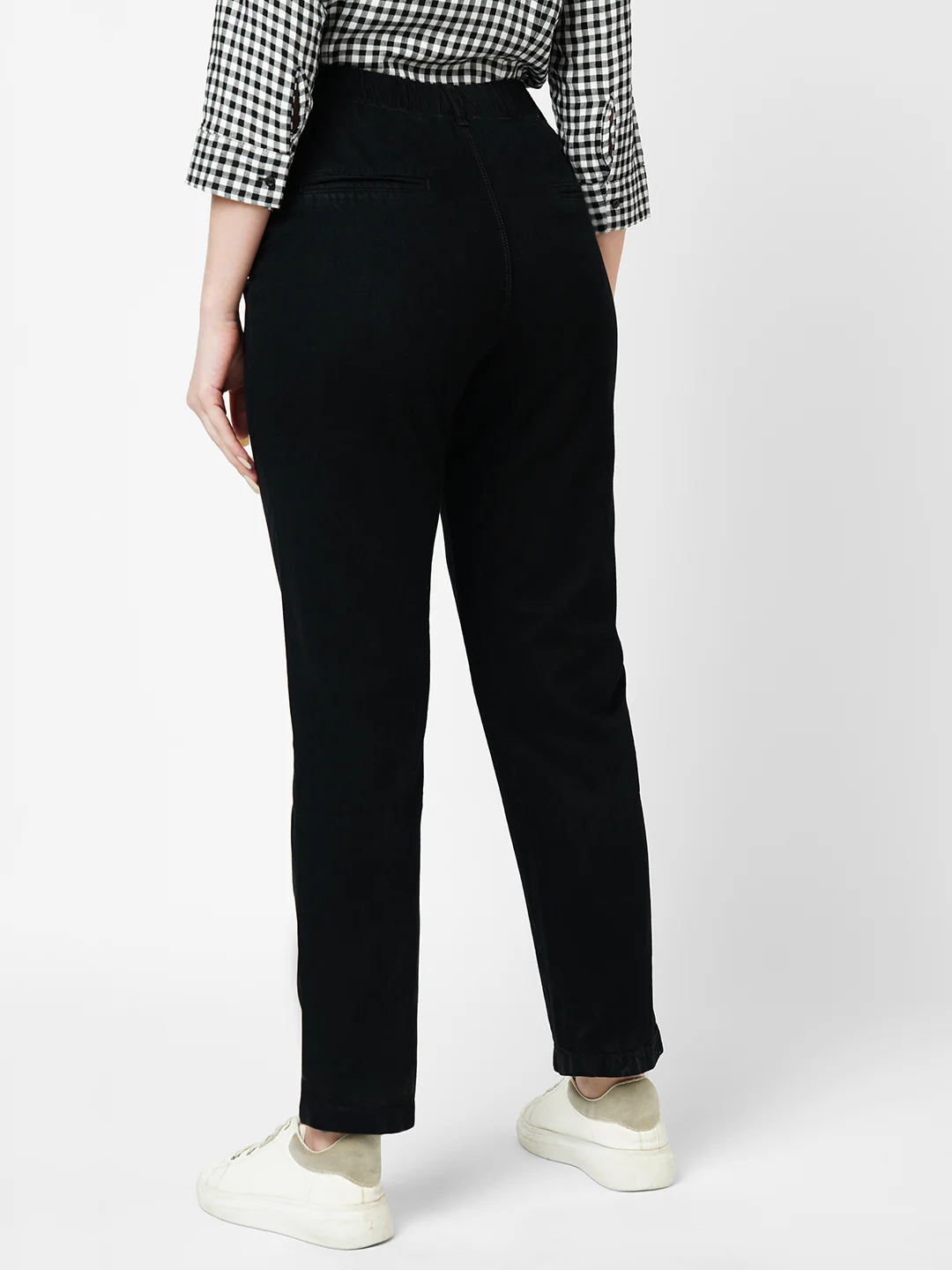 Women Black Mid-Rise Trousers - Image 3