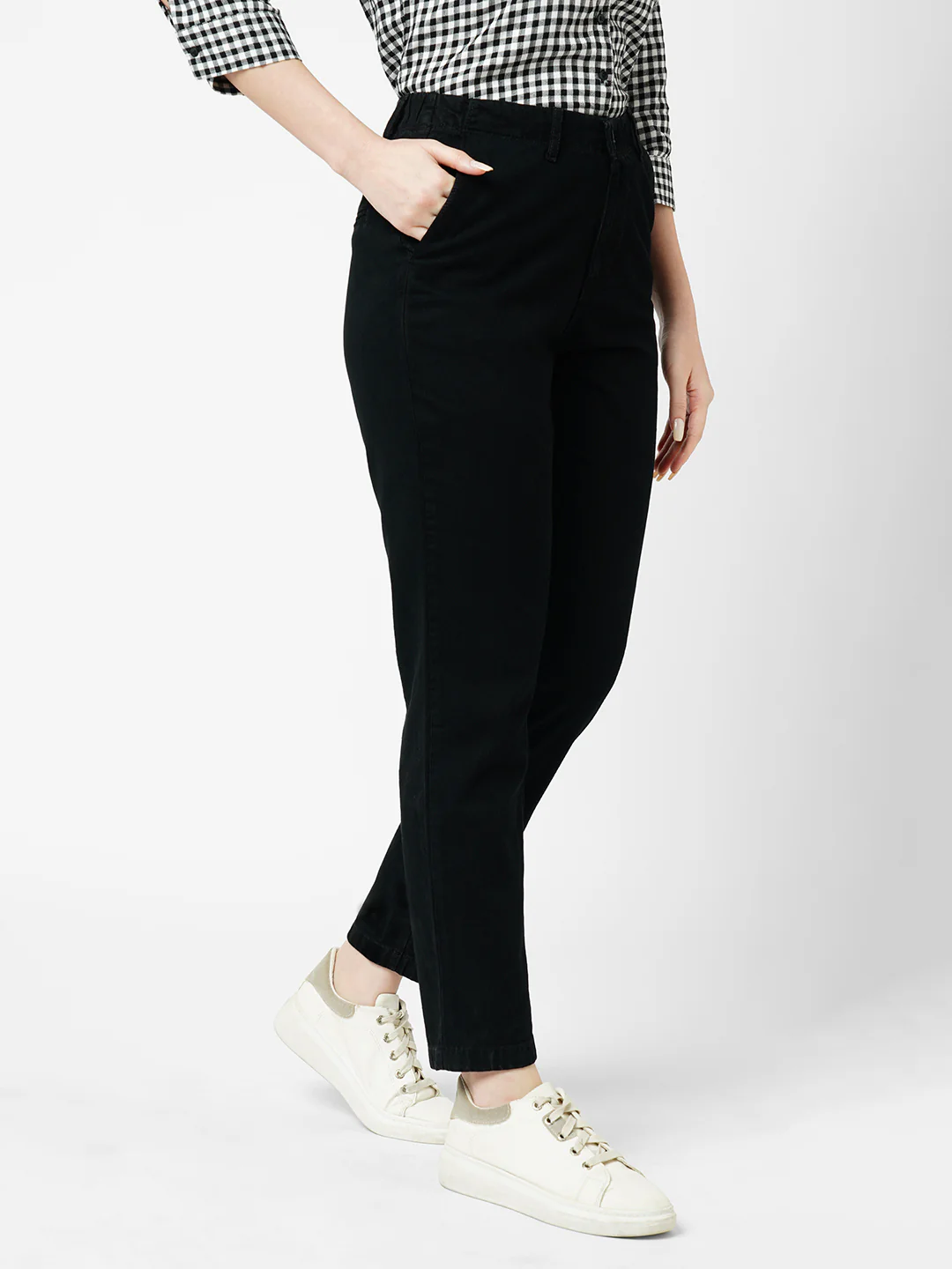 Women Black Mid-Rise Trousers - Image 5