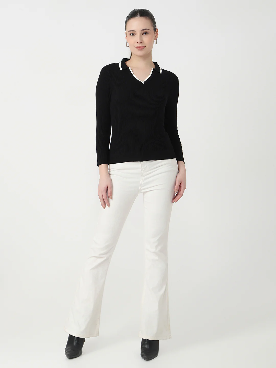 Women Black Slim Fit Flat Knit - Image 4