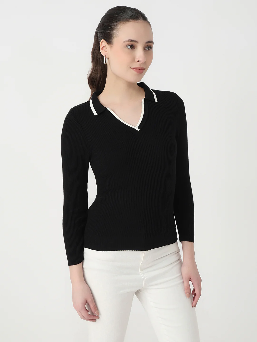 Women Black Slim Fit Flat Knit - Image 5