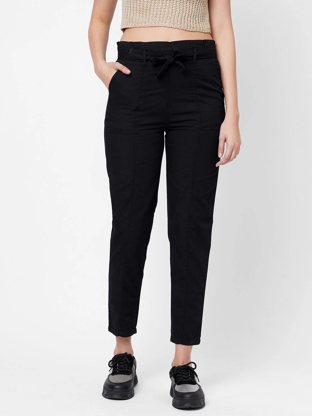 Women Black Solid Paper Bag - Image 2