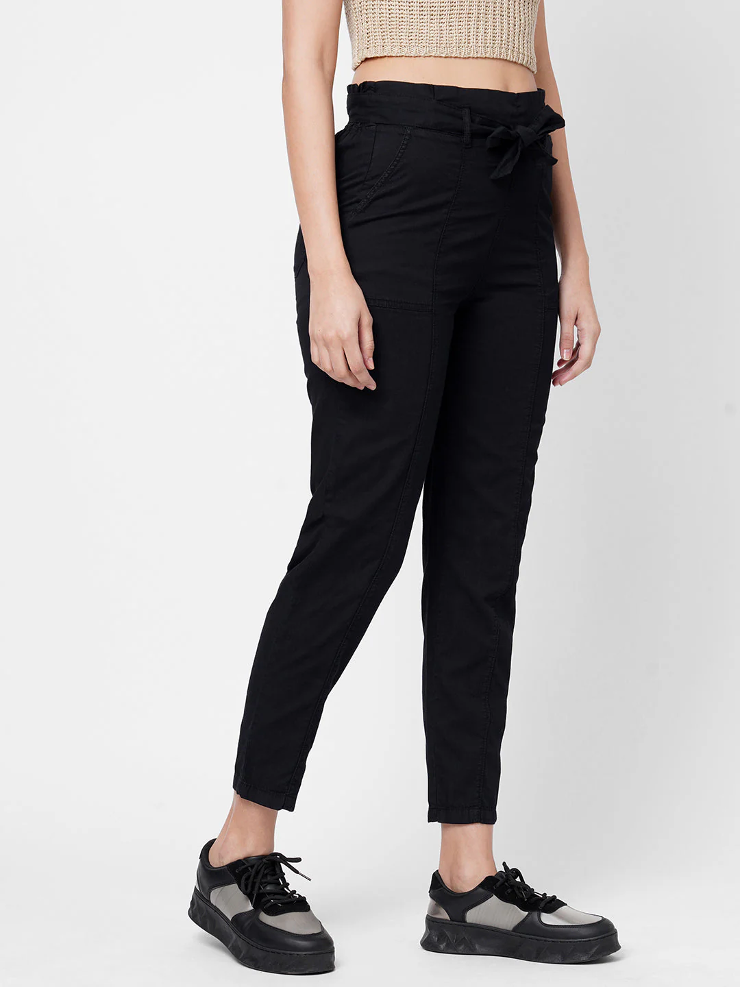 Women Black Solid Paper Bag - Image 5