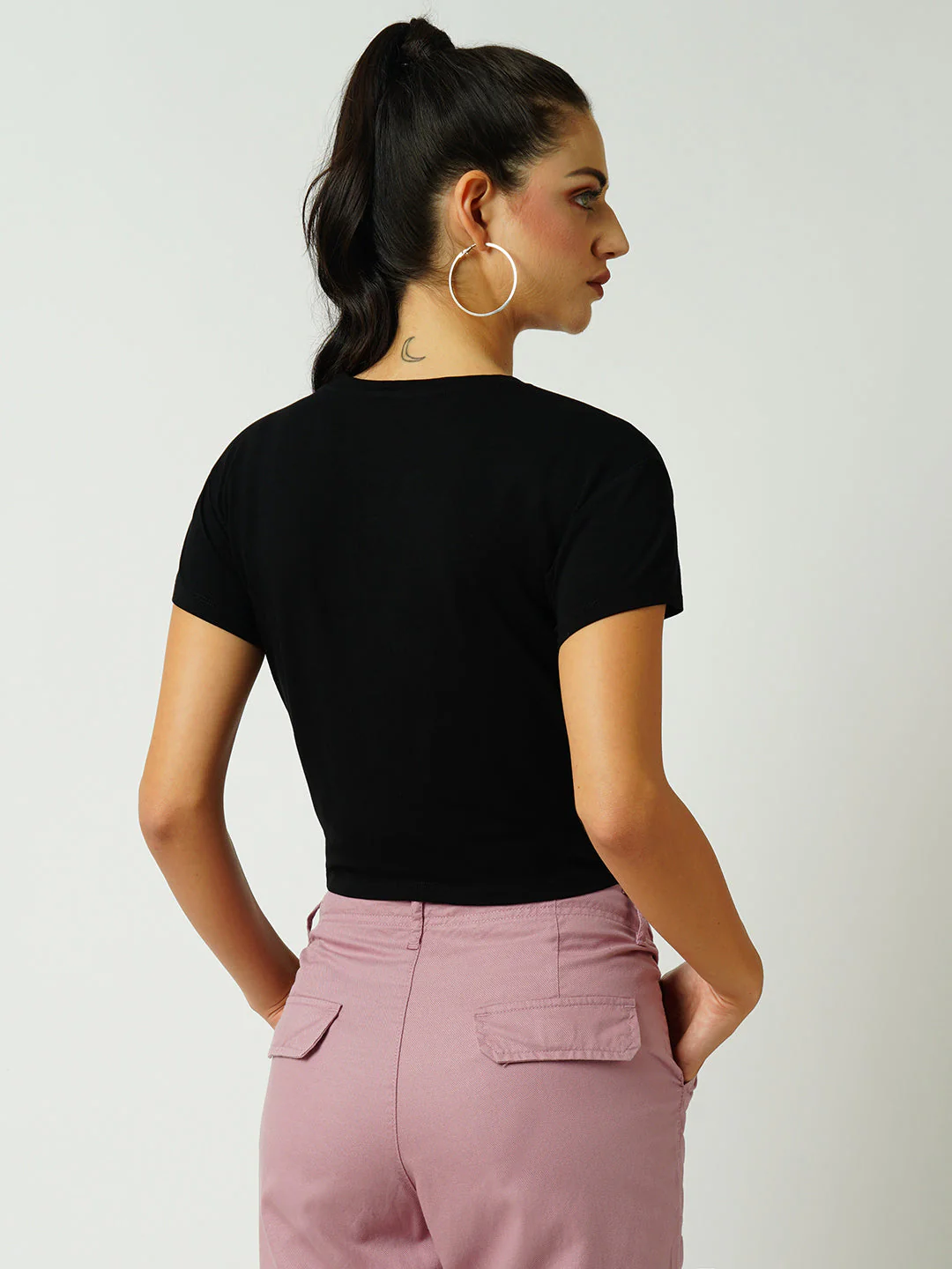 Women Black Solid Slim T-Shirt - Image 3