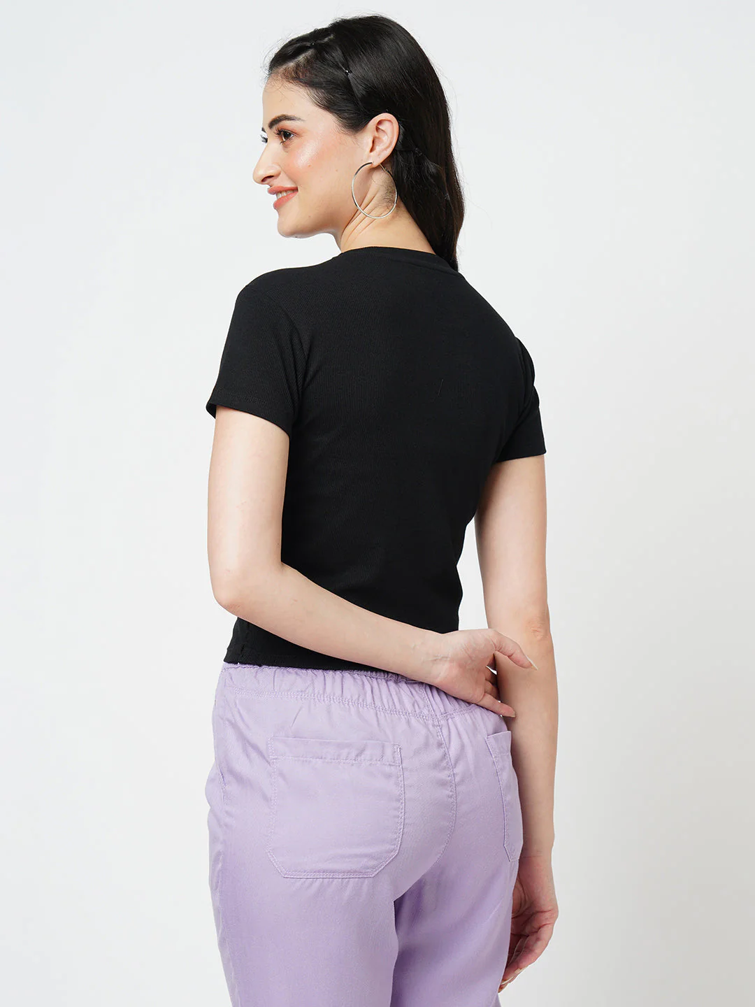 Women Black Solid Slim T-Shirt - Image 3