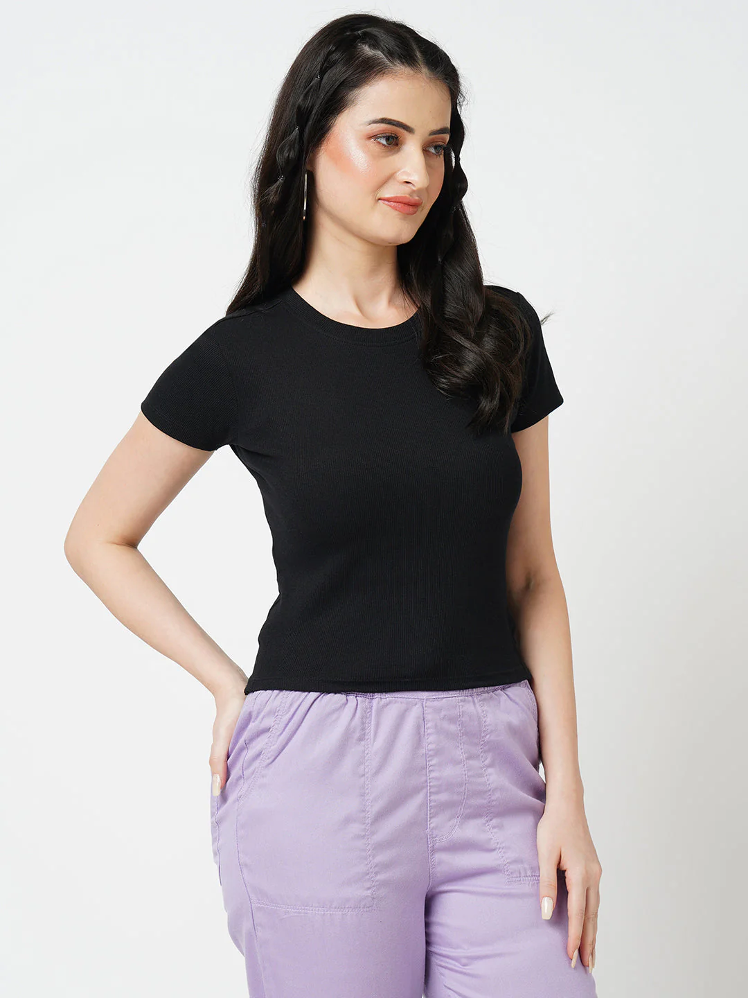 Women Black Solid Slim T-Shirt - Image 4