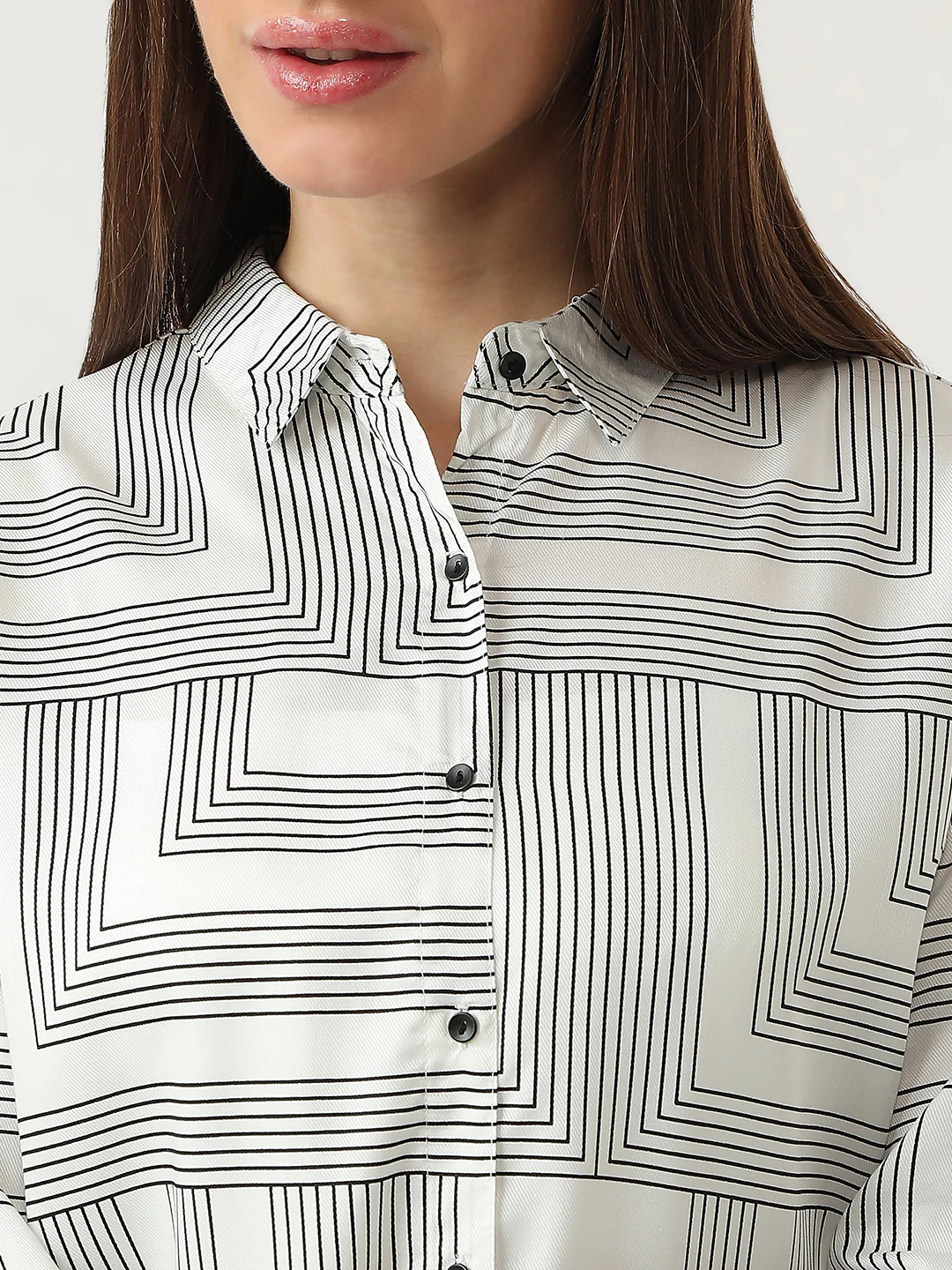 Women Black/White Printed Shirt - Image 5