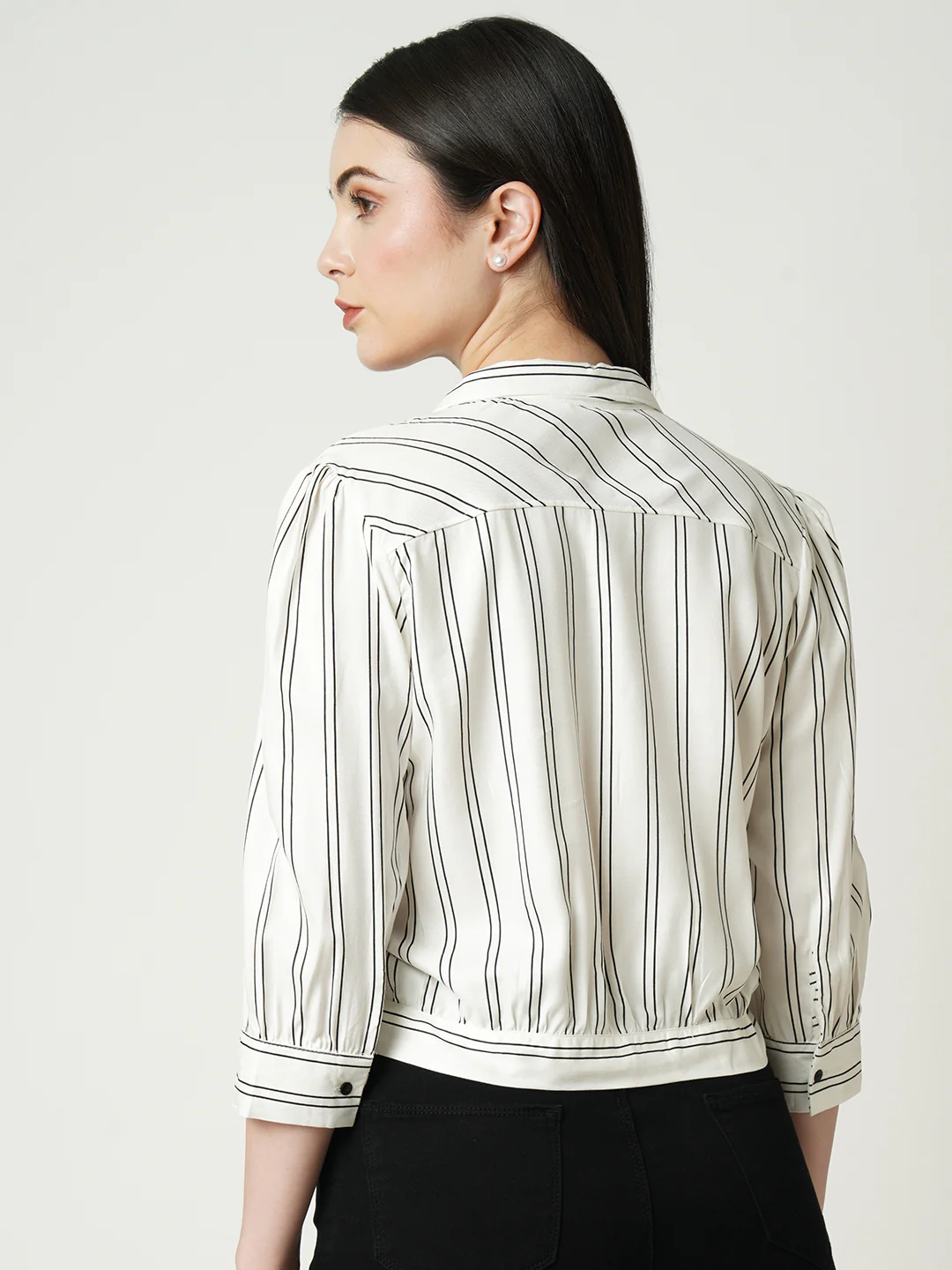 Women Black & White Slim Crop Shirt - Image 4