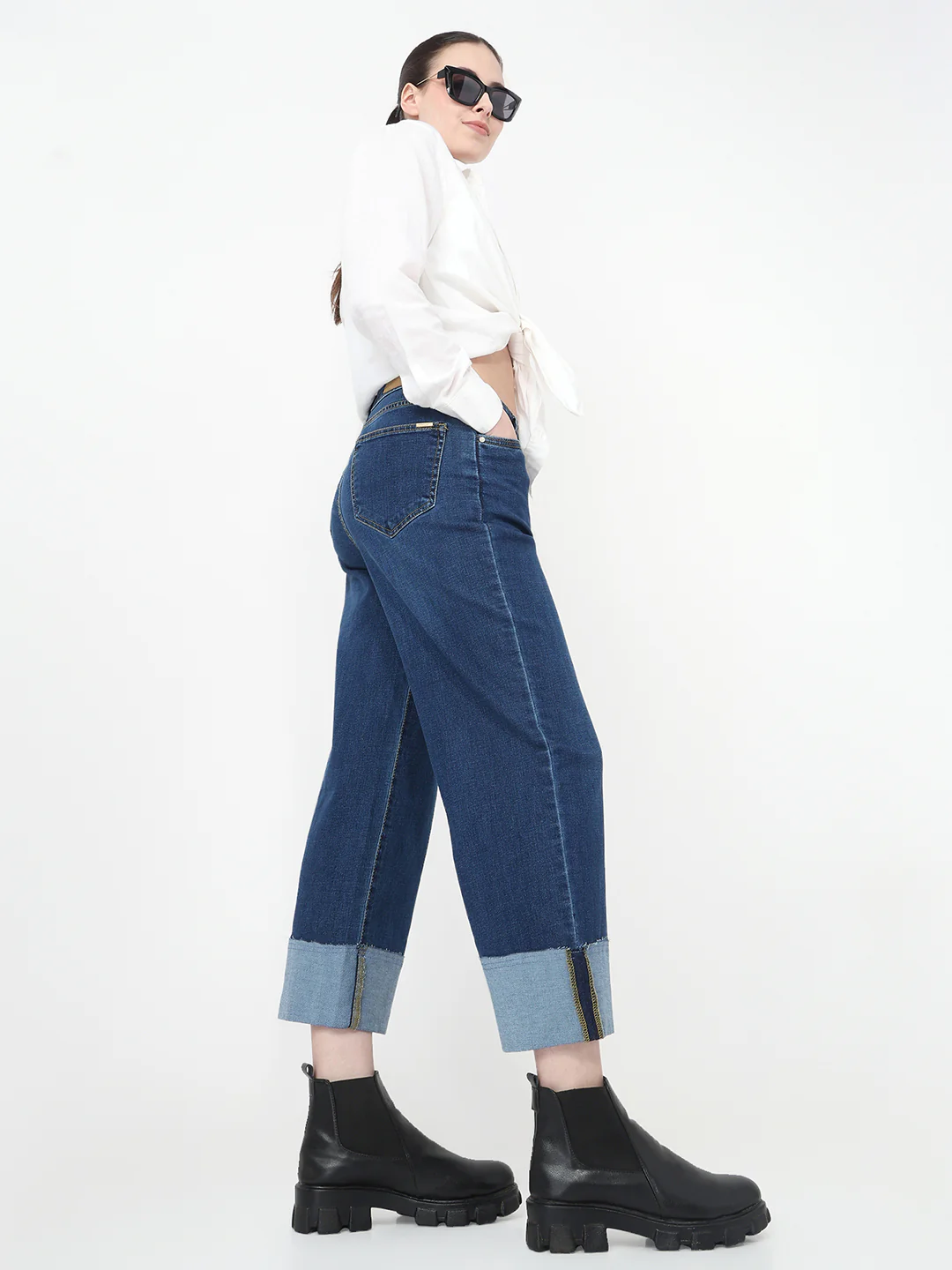 Women Blue Crop Straight Fit Jeans