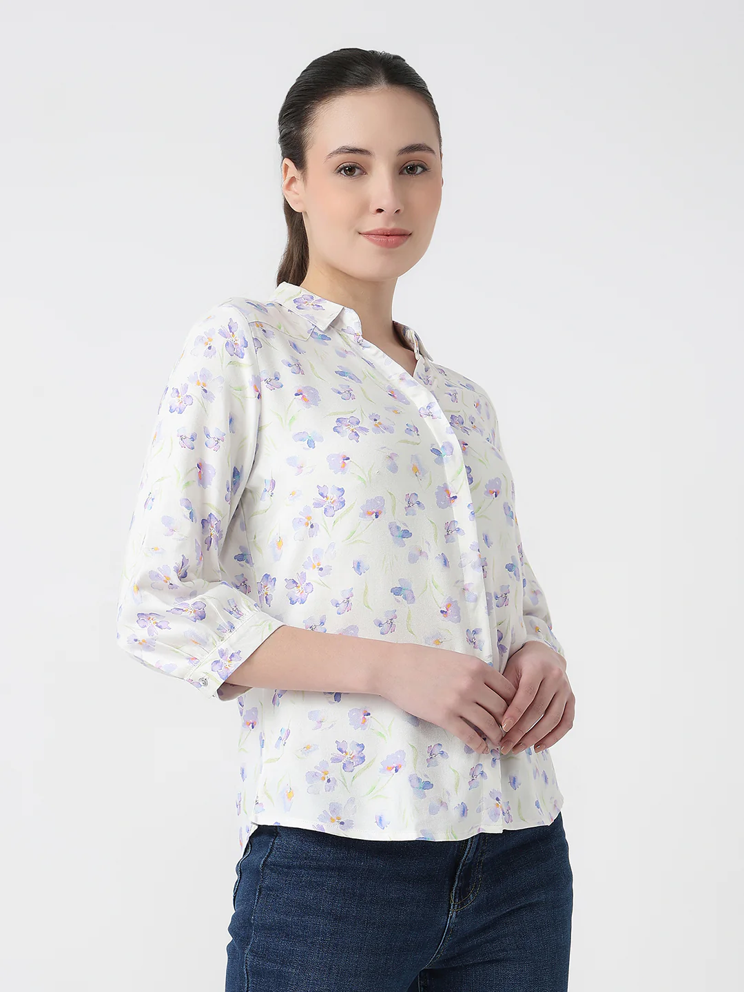 Women Blue Floral Slim Fit Shirt - Image 5