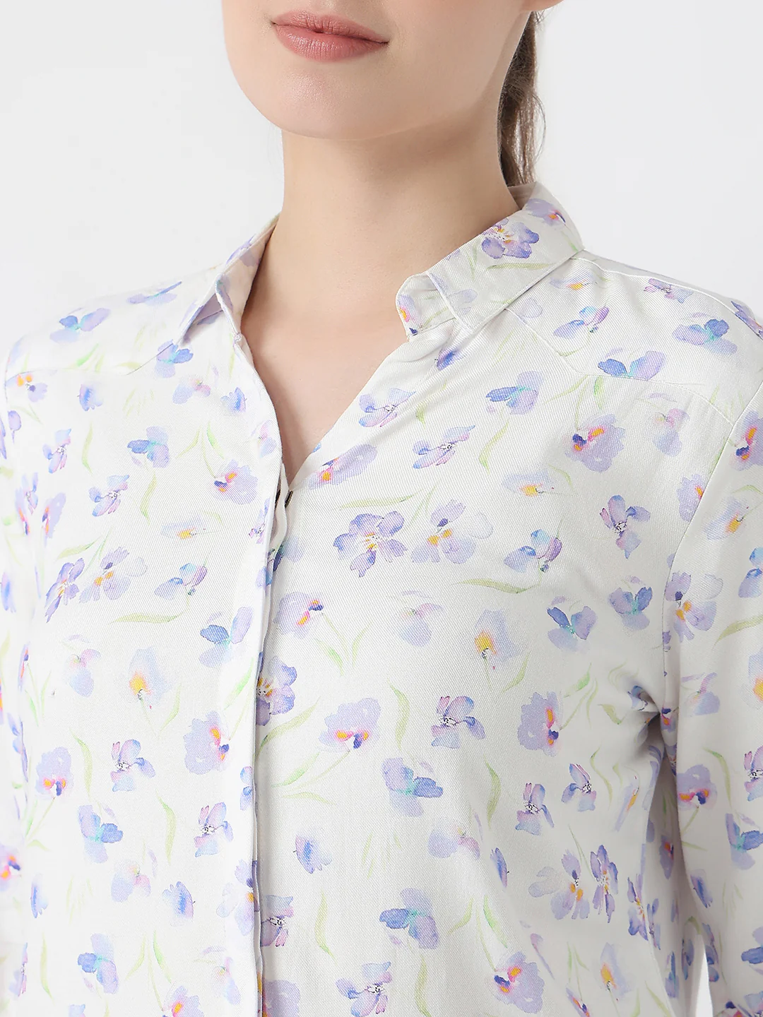 Women Blue Floral Slim Fit Shirt - Image 6
