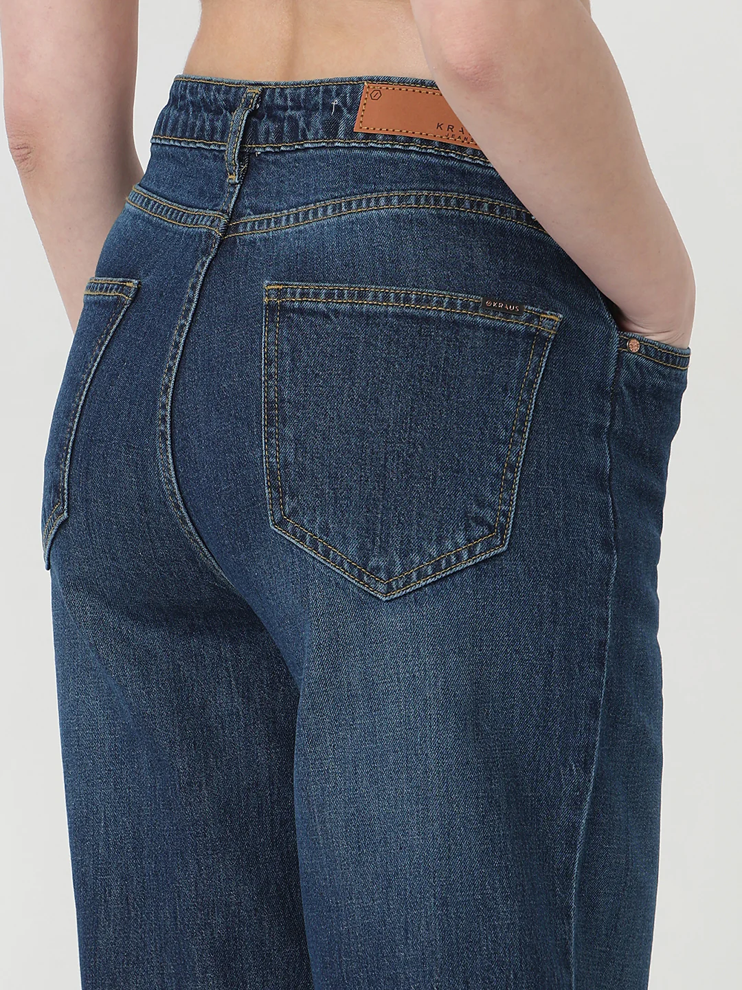 Women Blue High-Rise Barrel Jeans - Image 7