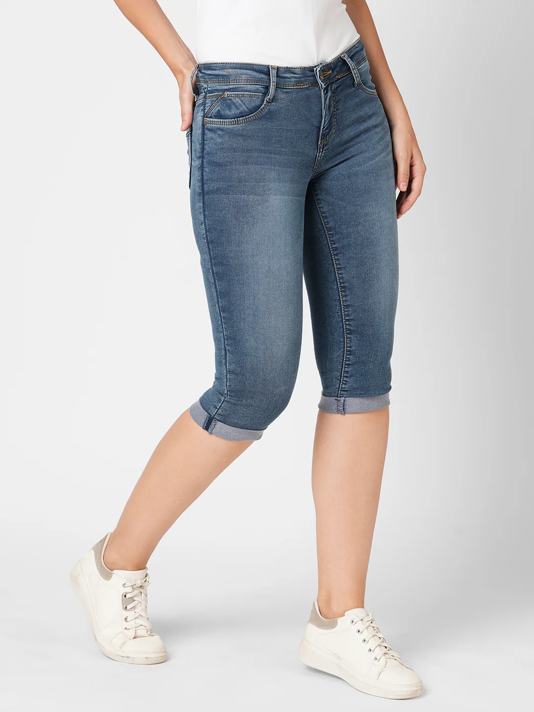 Women Blue High-Rise Capri - Image 5
