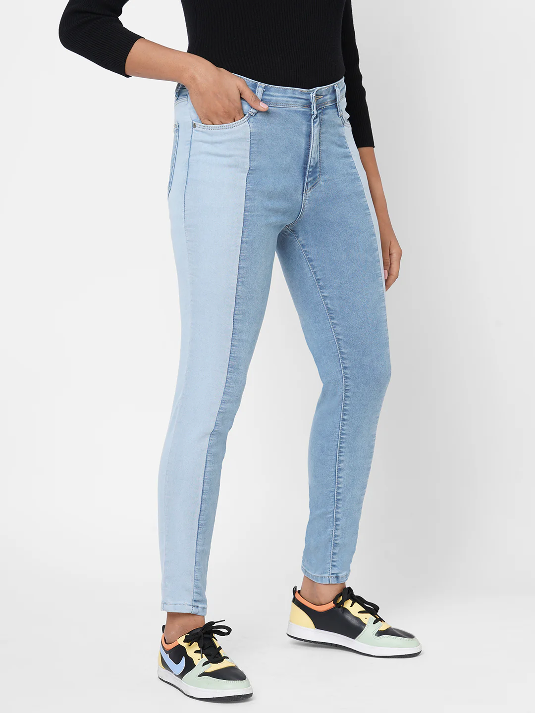 Women Blue High-Rise Skinny Jeans - Image 5