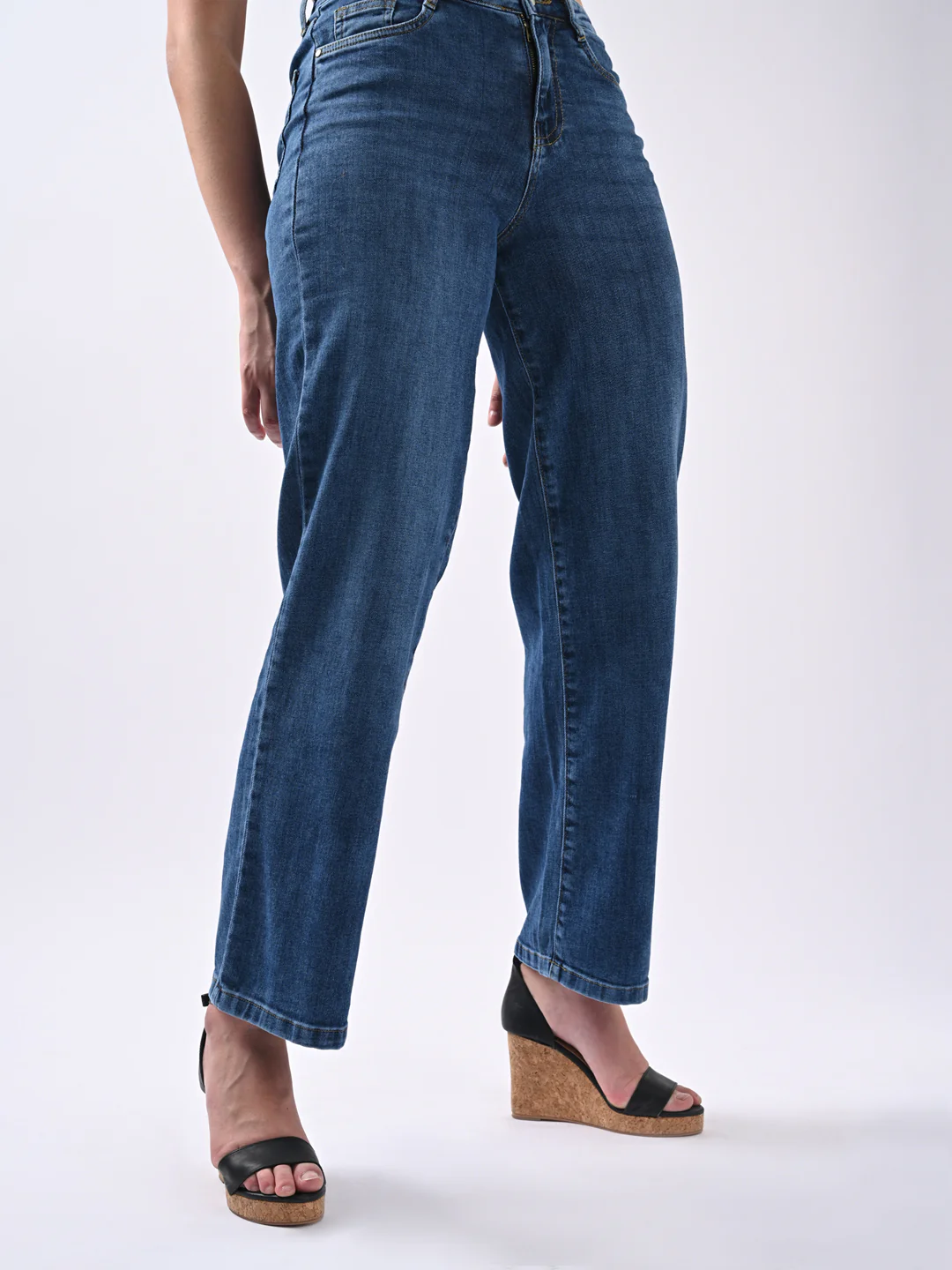Women Blue High-Rise Wide Leg Jeans - Image 4