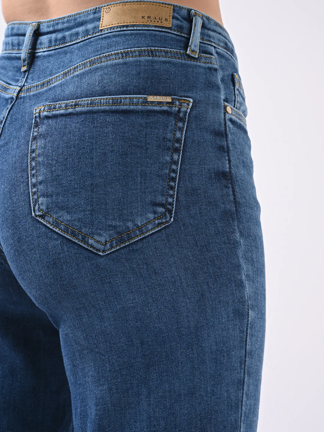 Women Blue High-Rise Wide Leg Jeans - Image 5