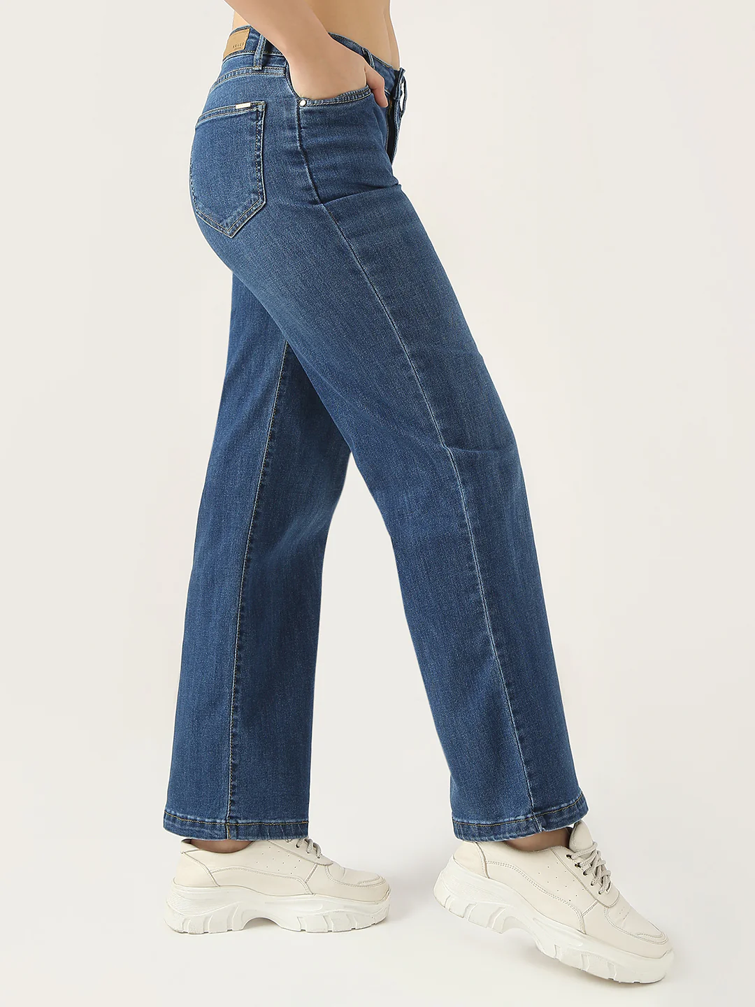 Women Blue High-Rise Wide Leg Jeans - Image 5