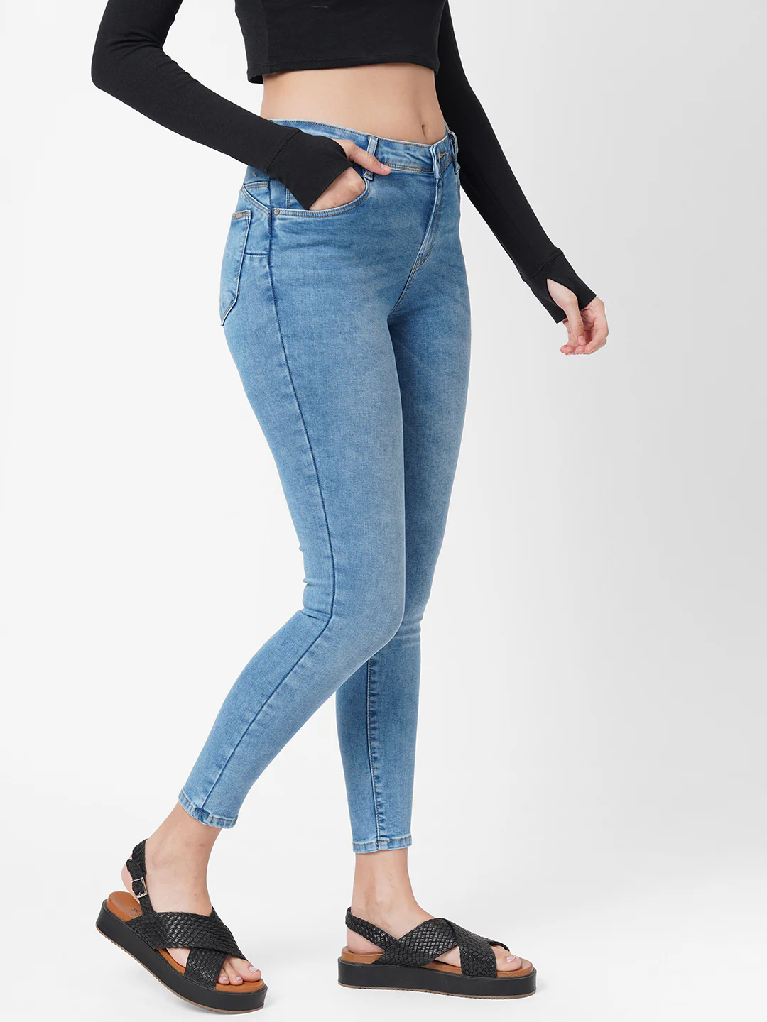 Women Blue Mid-Rise Push Up Super Skinny Jeans - Image 4