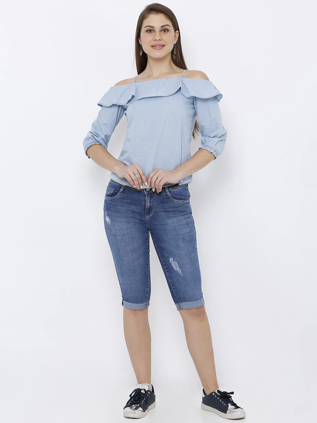 Women Blue Mid-Rise Slim Capri