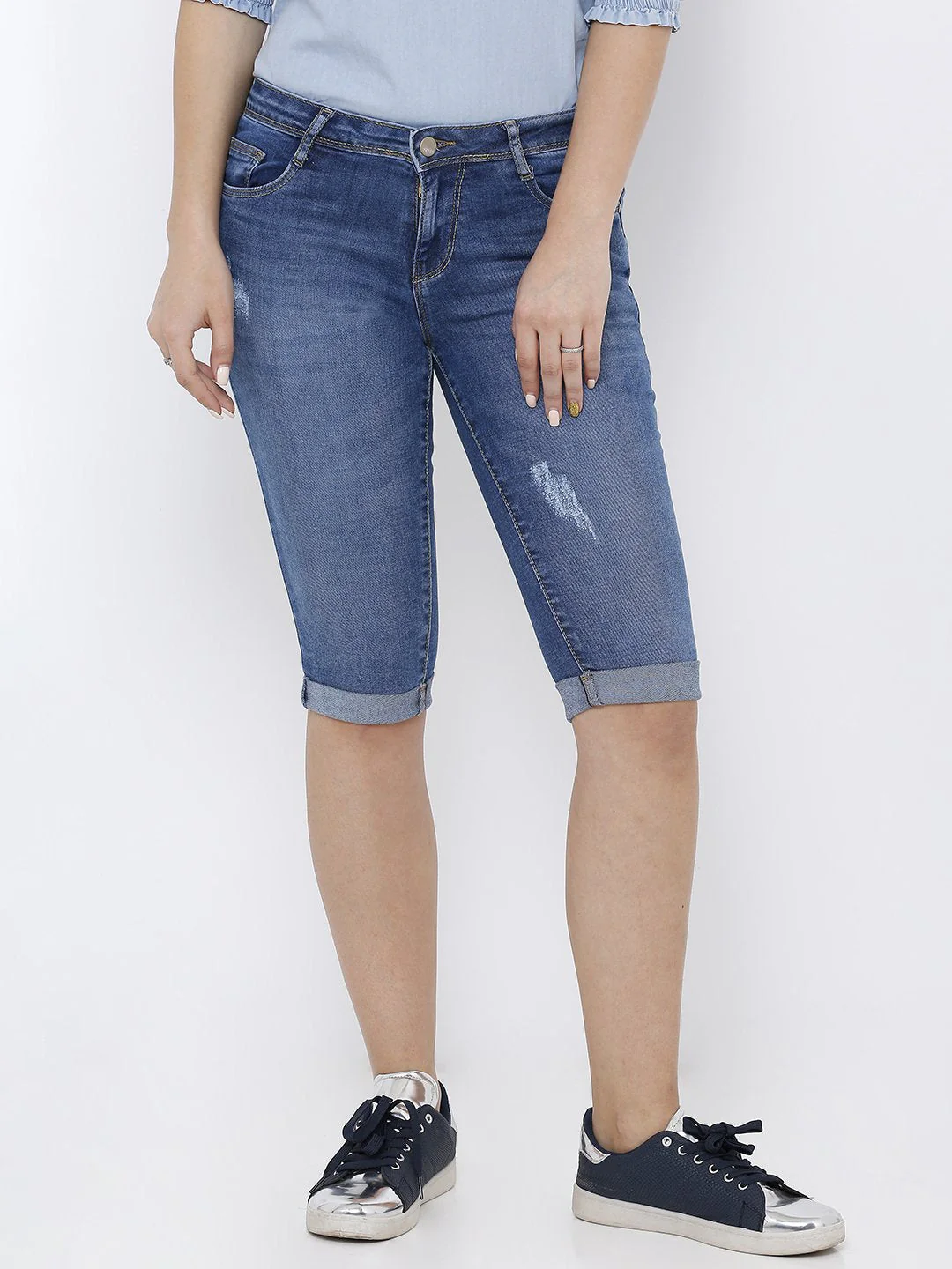 Women Blue Mid-Rise Slim Capri - Image 2