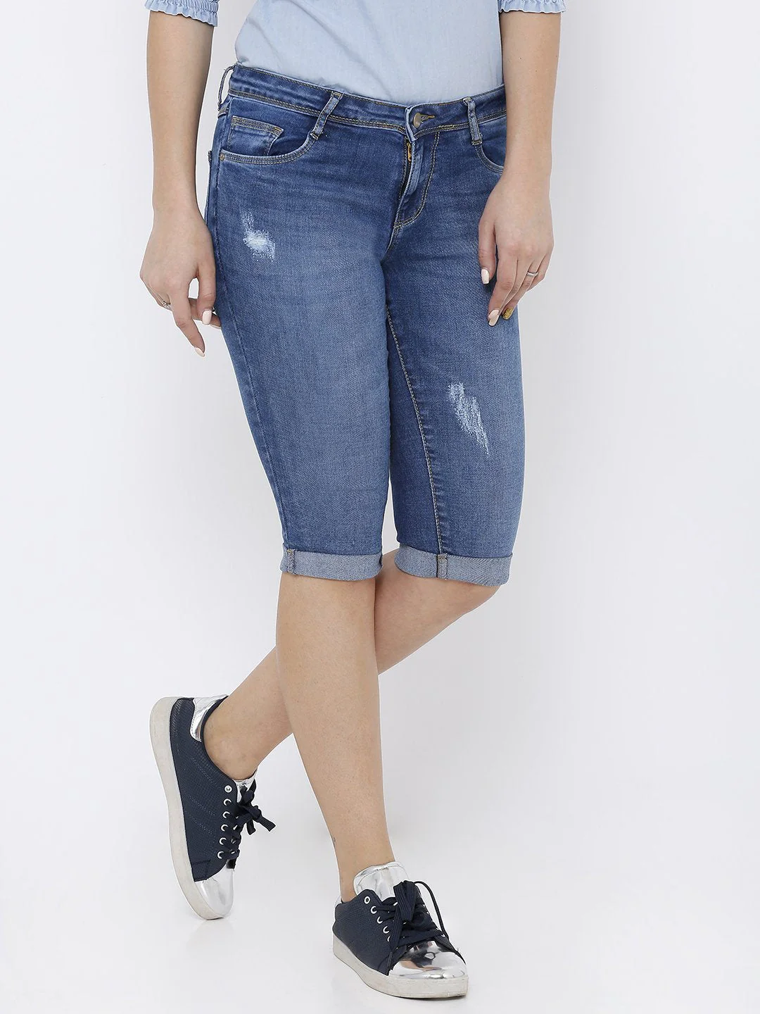 Women Blue Mid-Rise Slim Capri - Image 4