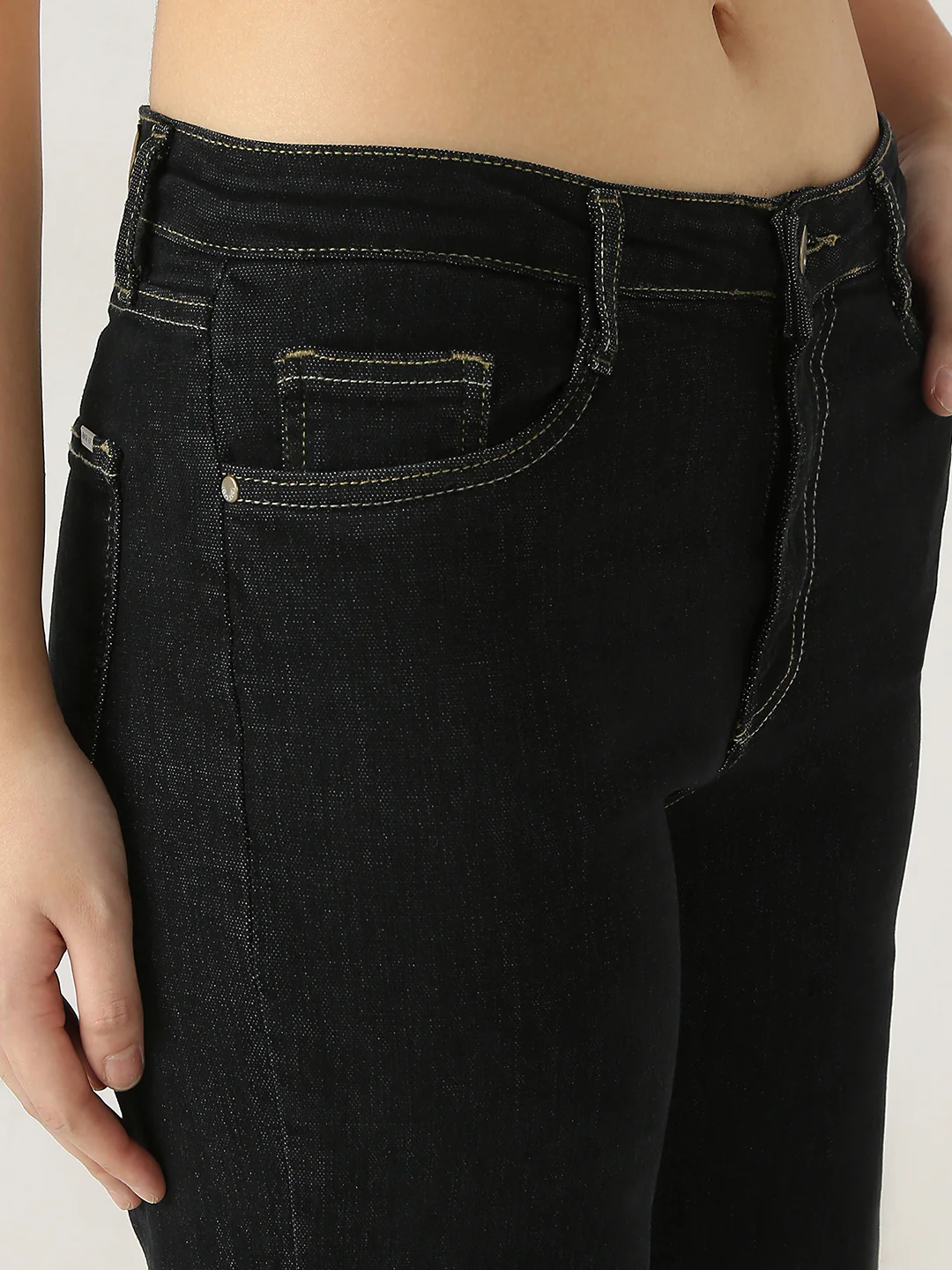 Women Carbon Black High-Rise Wide Leg Jeans - Image 5