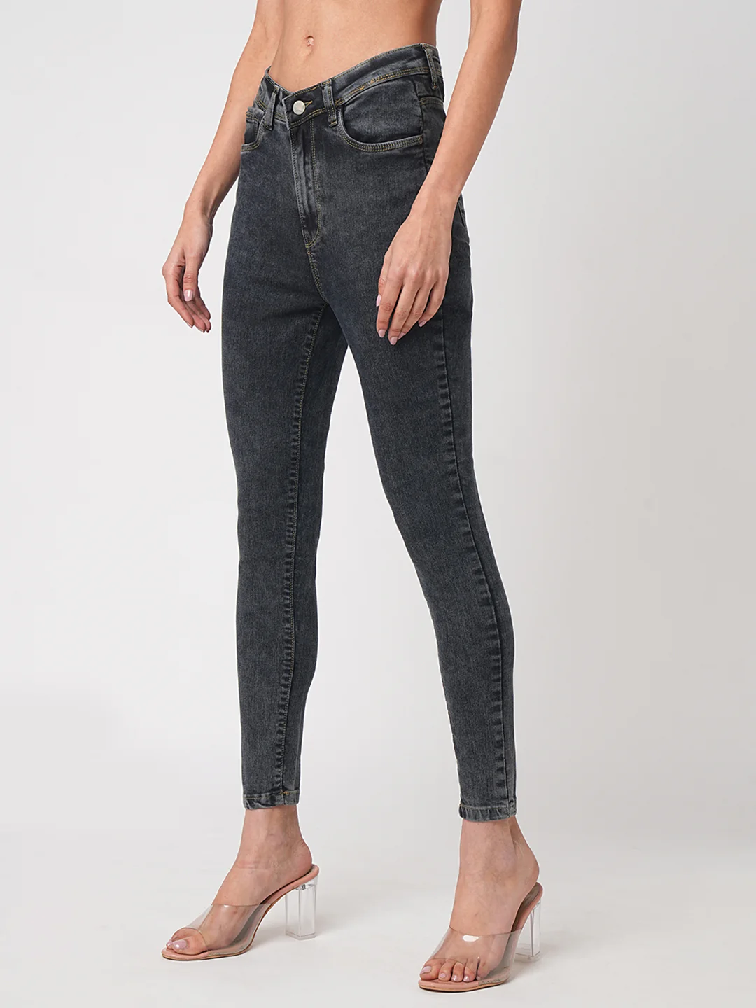 Women Carbon Black Super High-Rise Super Skinny Jeans - Image 5