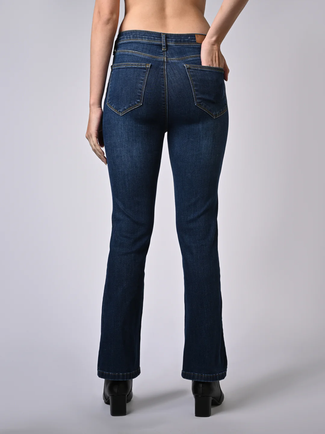 Women Dark Blue High-Rise Flare Jeans - Image 3
