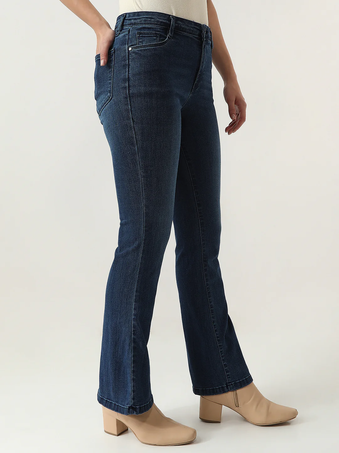 Women Dark Blue High-Rise Flare Jeans - Image 5