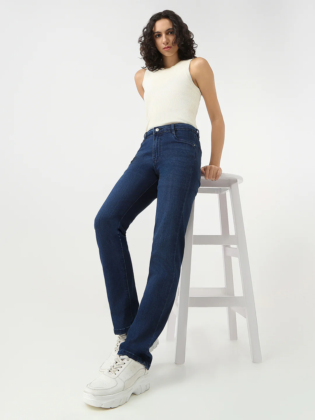 Women Dark Blue High-Rise Snug Straight Jeans